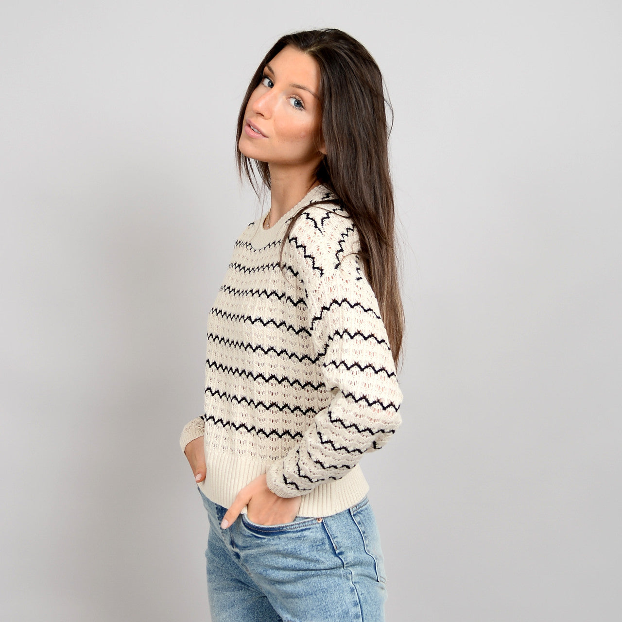 Rezi Long Sleeve Crew Neck Pull-Over